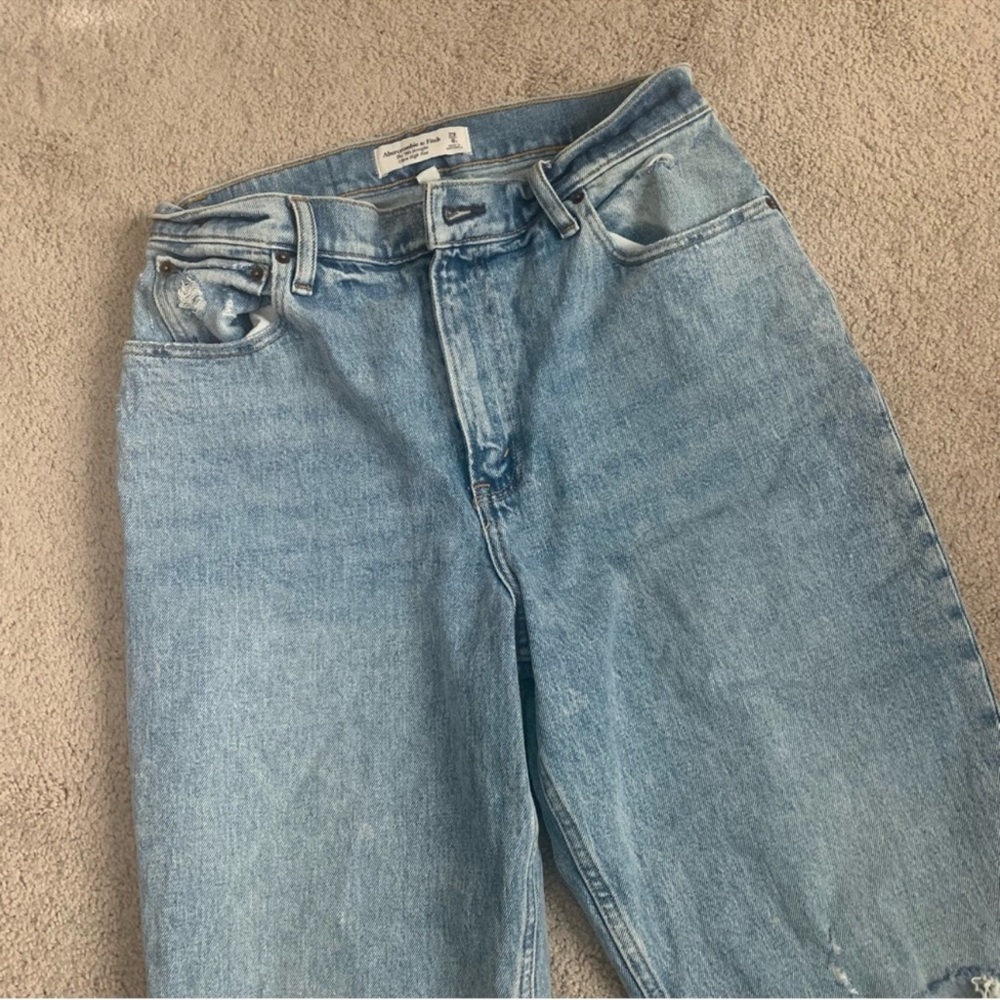 Abercrombie & Fitch Curve Love Ultra High Rise 90s Distressed Jean size 8S/29S - Picture 11 of 12